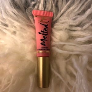 Travel size Toofaced melted lipstick✨
